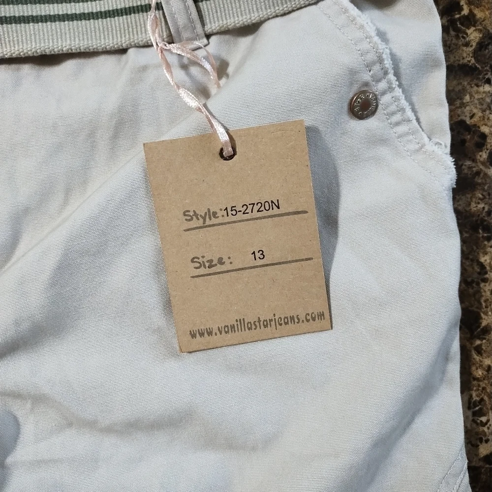 NWT Women's Vanilla Star Bermuda short